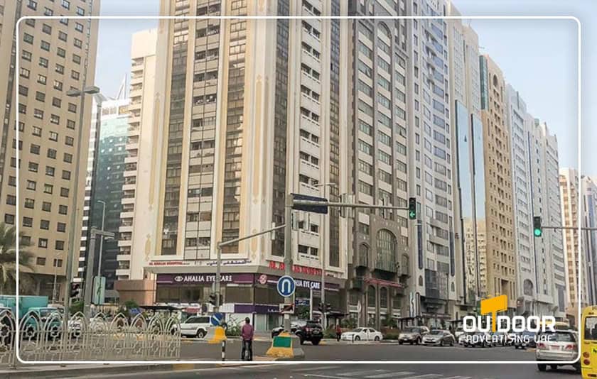 Advertising on Hamdan Street Abu Dhabi, High-Visibility City Center Outdoor Media